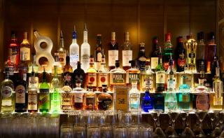 Chartreuse en cocktail : comment en faire votre signature