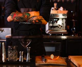 Pilon spécial cocktail noir : outil indispensable du bar